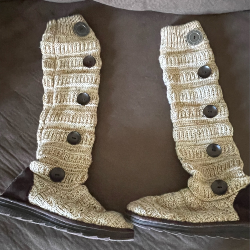 Muk Luk tan boots